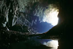 Interior de una de las impresionantes cuevas Mulu, en Borneo